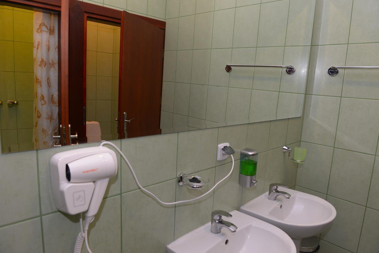Hotel Pod Debami Terespol Exteriör bild